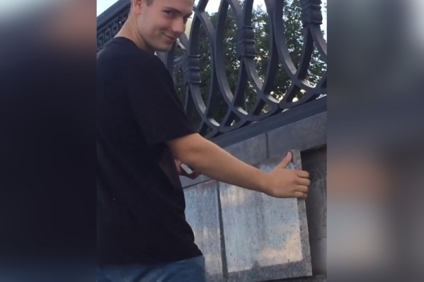 Парни записали на видео свою выходку Парни записали на видео свою выходку 