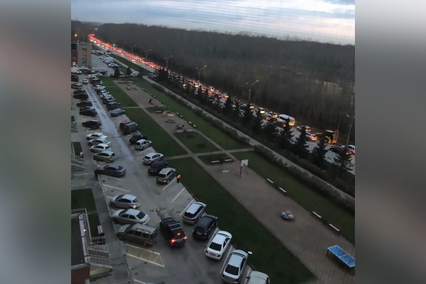 Затор собрался на Краузе в половине 9-го утра Затор собрался на Краузе в половине 9-го утра