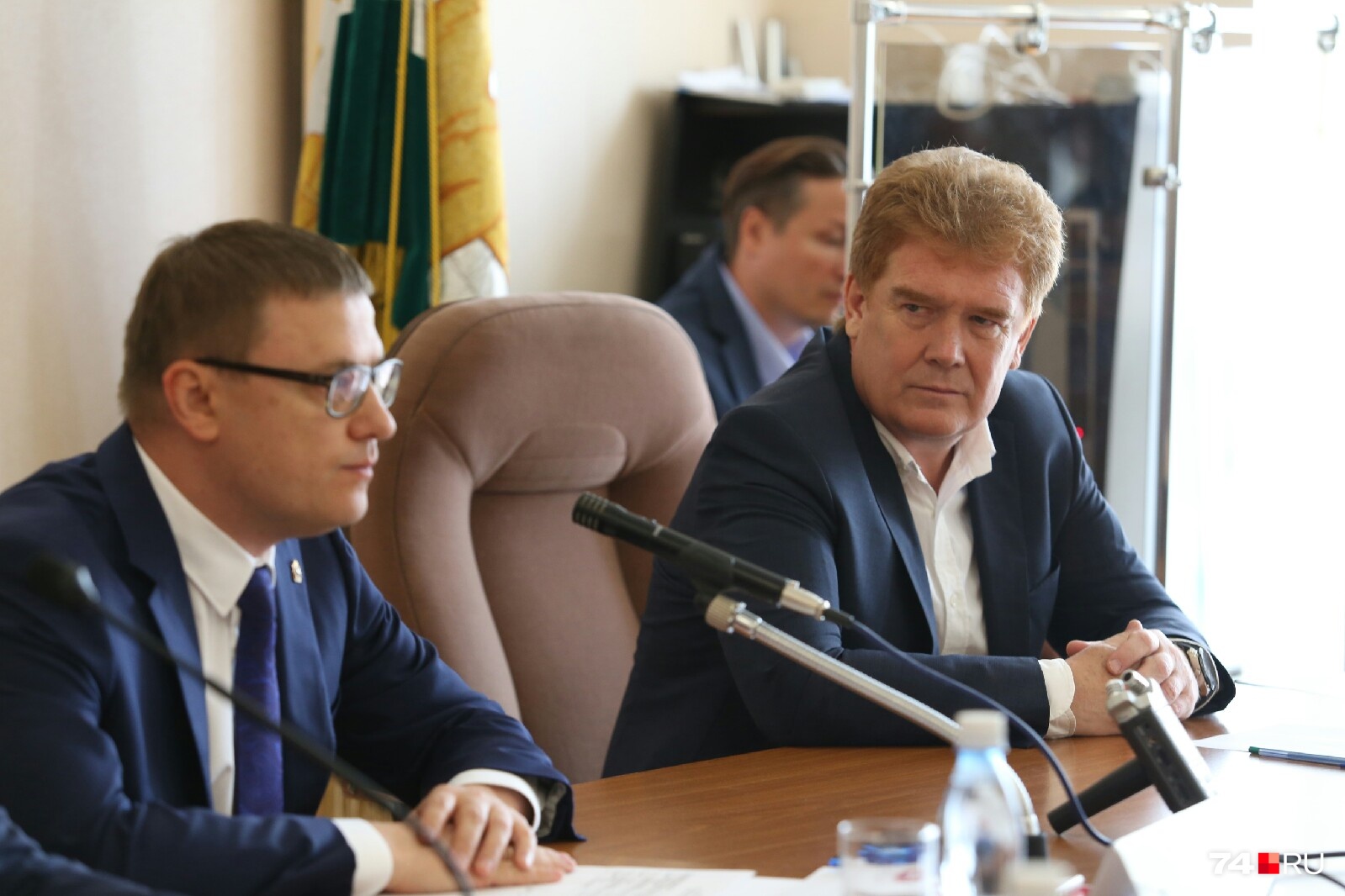 Владимир Елистратов (справа) заявил, что осознанно написал заявление об увольнении Владимир Елистратов (справа) заявил, что осознанно написал заявление об увольнении