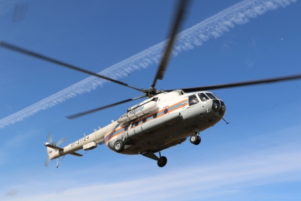 Истекающего кровью красноярского туриста с горы Борус спасатели успели забрать на вертолёте