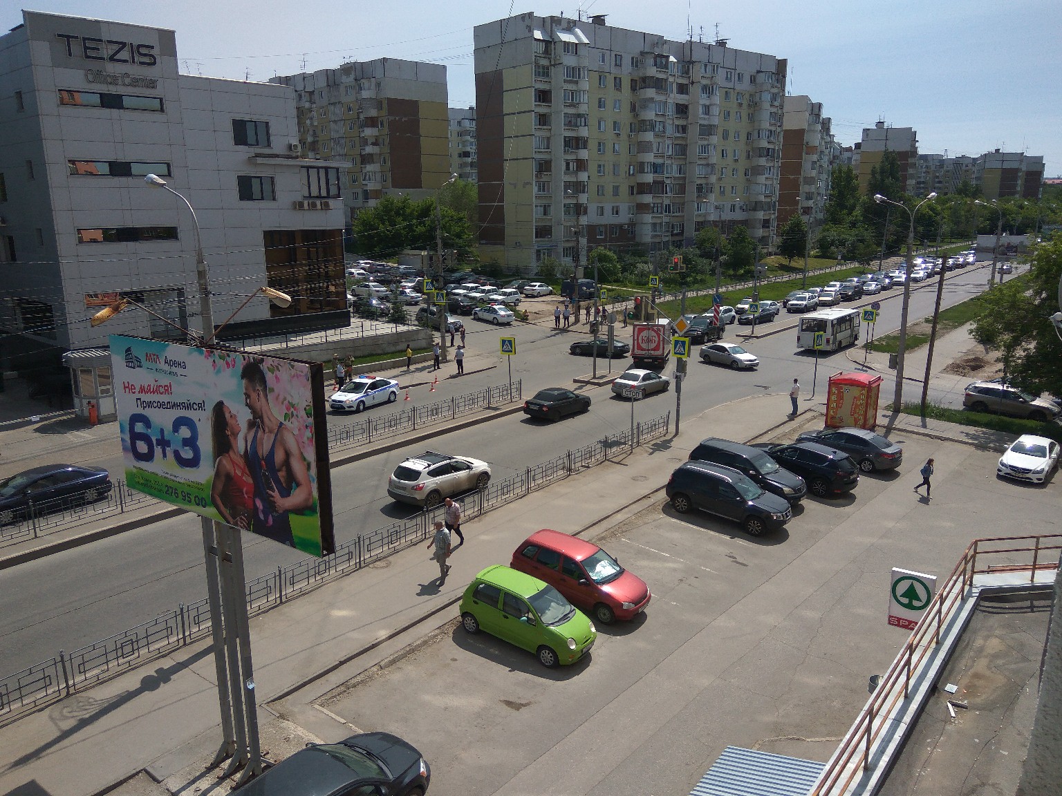 В деталях аварии разбираются инспекторы ГИБДД В деталях аварии разбираются инспекторы ГИБДД