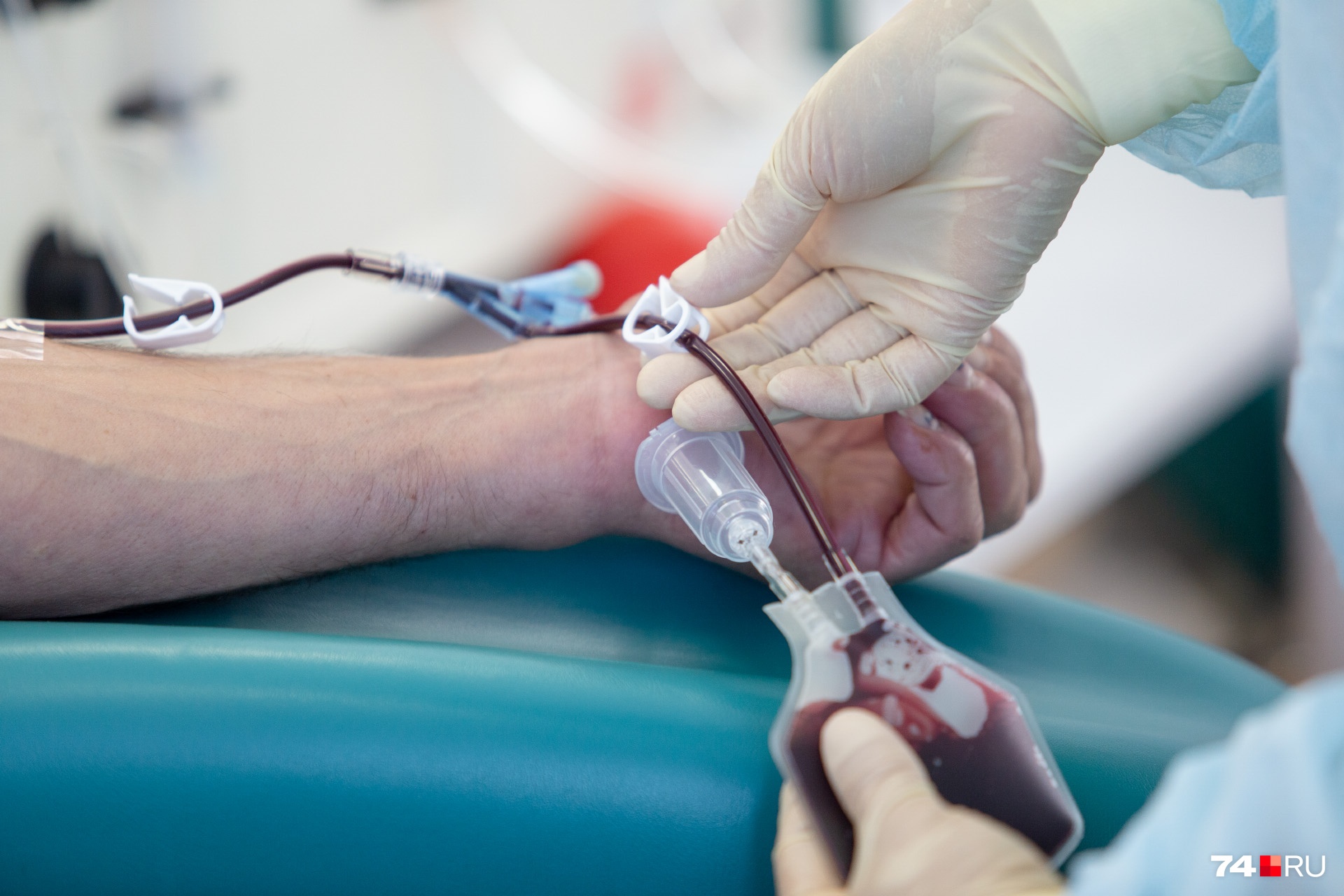 Четвёртая отрицательная группа крови встречается редко, но и доноров с такой кровью меньше всего