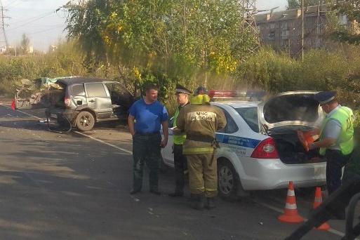 «Нива» оказалась на обочине, вся разбитая «Нива» оказалась на обочине, вся разбитая