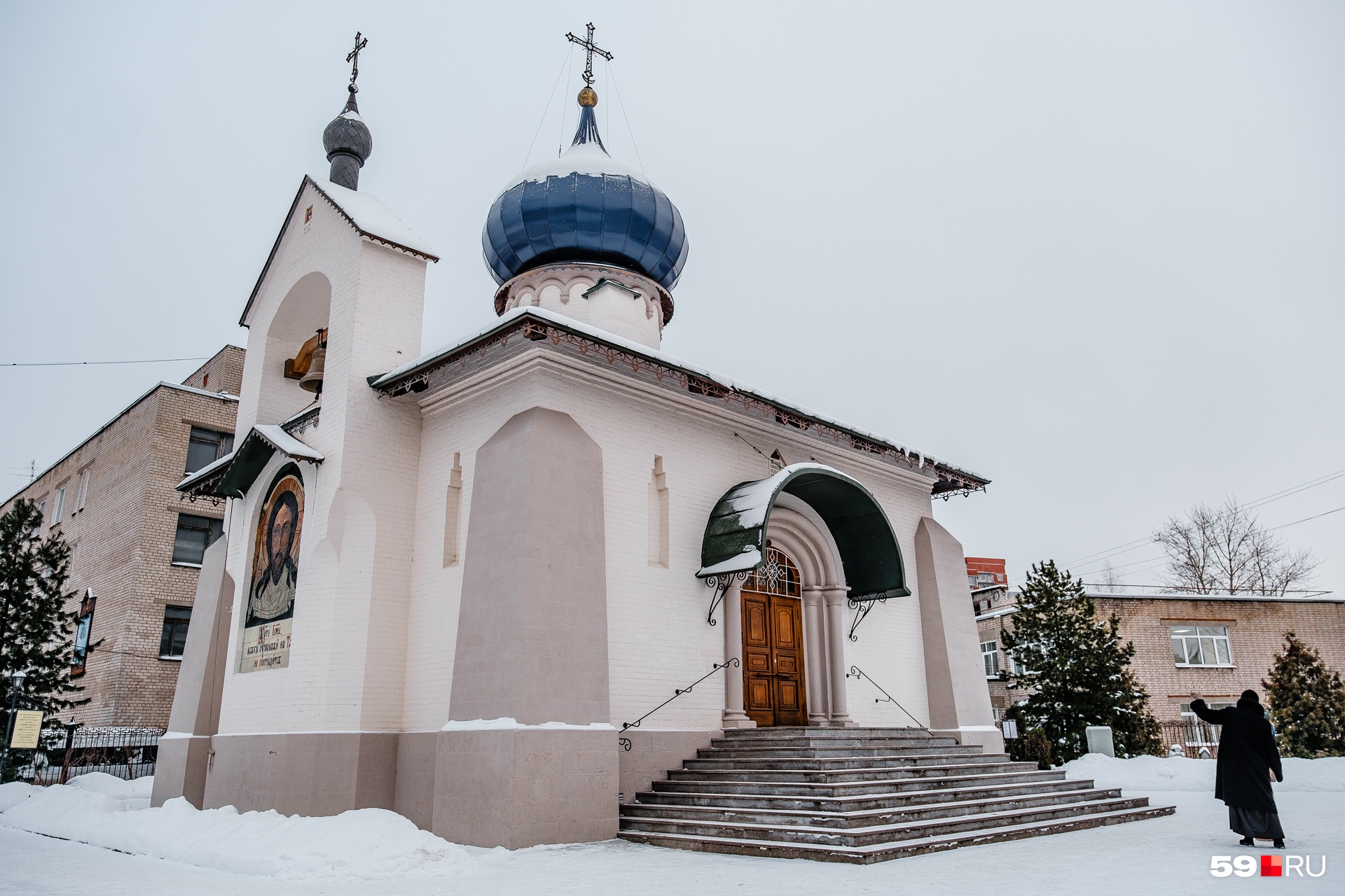 Казанский храм на территории монастыря