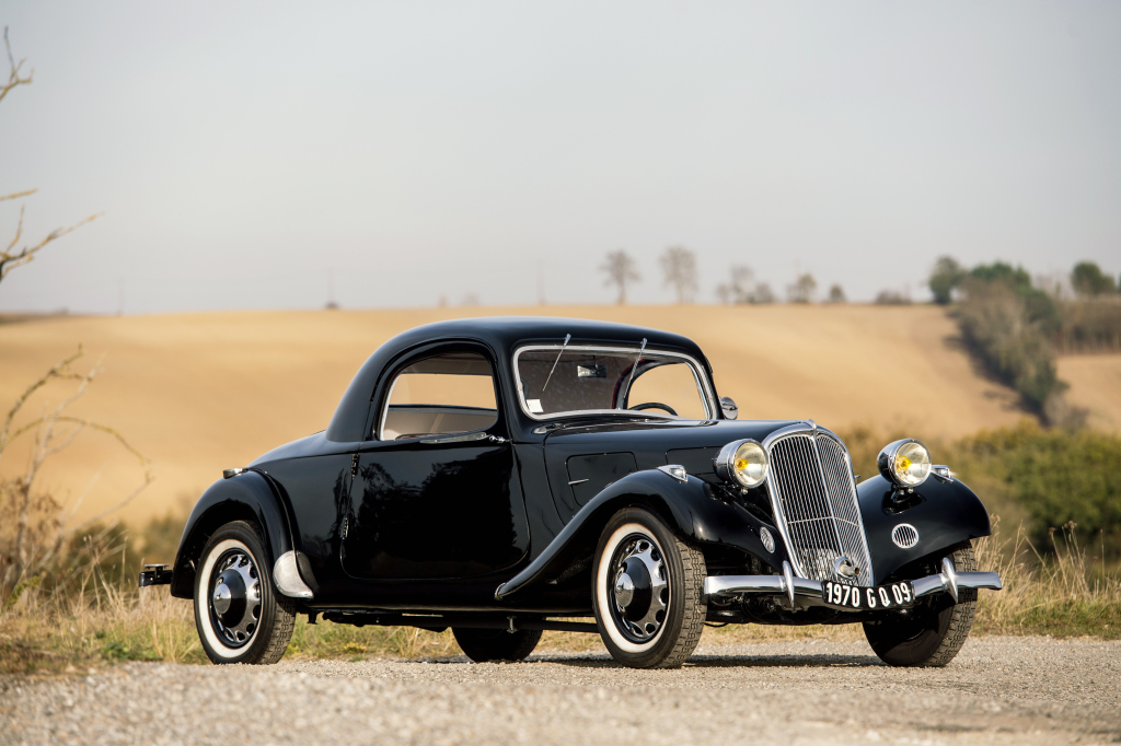 Citroen Traction Avant определил эпоху: помимо несущего кузова и переднего привода на нём появились независимые подвески всех колёс и реечное рулевое управление. Всё ещё считаете французские марки вторичными? Citroen Traction Avant определил эпоху: помимо несущего кузова и переднего привода на нём появились независимые подвески всех колёс и реечное рулевое управление. Всё ещё считаете французские марки вторичными?
