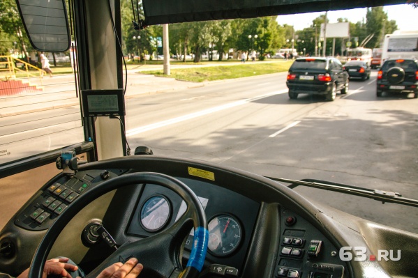 На маршруте № 50 работают 20 автобусов На маршруте № 50 работают 20 автобусов