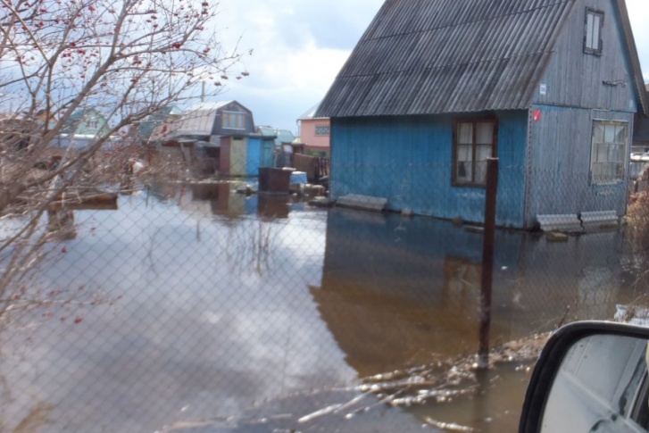 Затопило дачный поселок Заволжье
