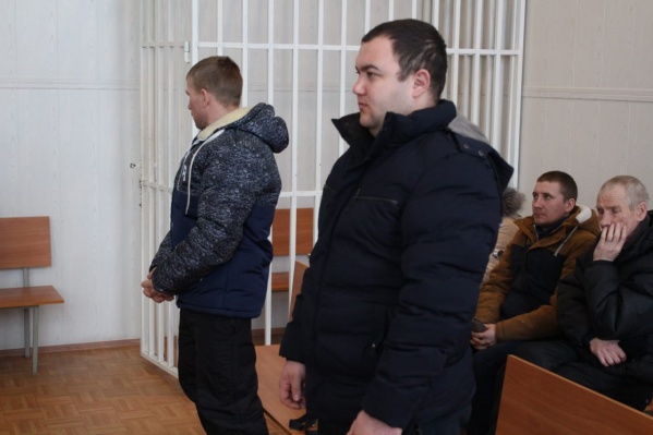 Мужчин признали виновными в помощи нелегалу Мужчин признали виновными в помощи нелегалу