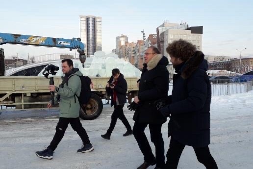 «БДСМ» снимали на улицах Перми. В команде — Дмитрий Самойлов, Илья Варламов, оператор и фотограф. На эспланаде «БДСМ» снимали на улицах Перми. В команде — Дмитрий Самойлов, Илья Варламов, оператор и фотограф. На эспланаде