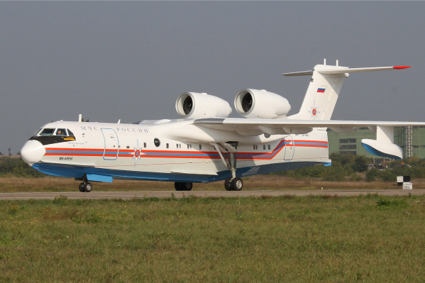 Самолет Бе-200 предоставили МЧС в феврале Самолет Бе-200 предоставили МЧС в феврале