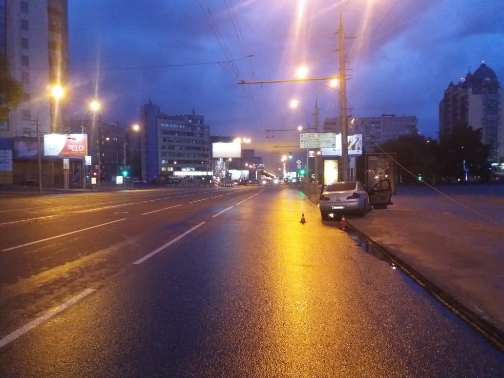 В автоинспекции добавили, что не проверяли водителя на состояние опьянения, так как сразу после ДТП его увезли врачи В автоинспекции добавили, что не проверяли водителя на состояние опьянения, так как сразу после ДТП его увезли врачи