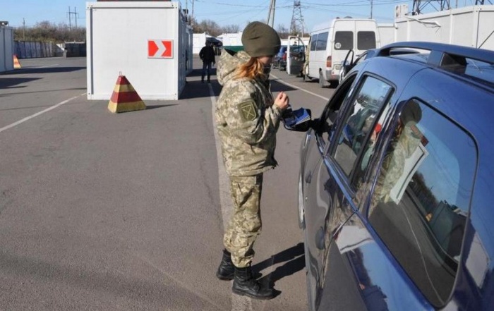 Вместе с запретом на въезд на Украине ввели военное положение в регионах, граничащих с Россией Вместе с запретом на въезд на Украине ввели военное положение в регионах, граничащих с Россией