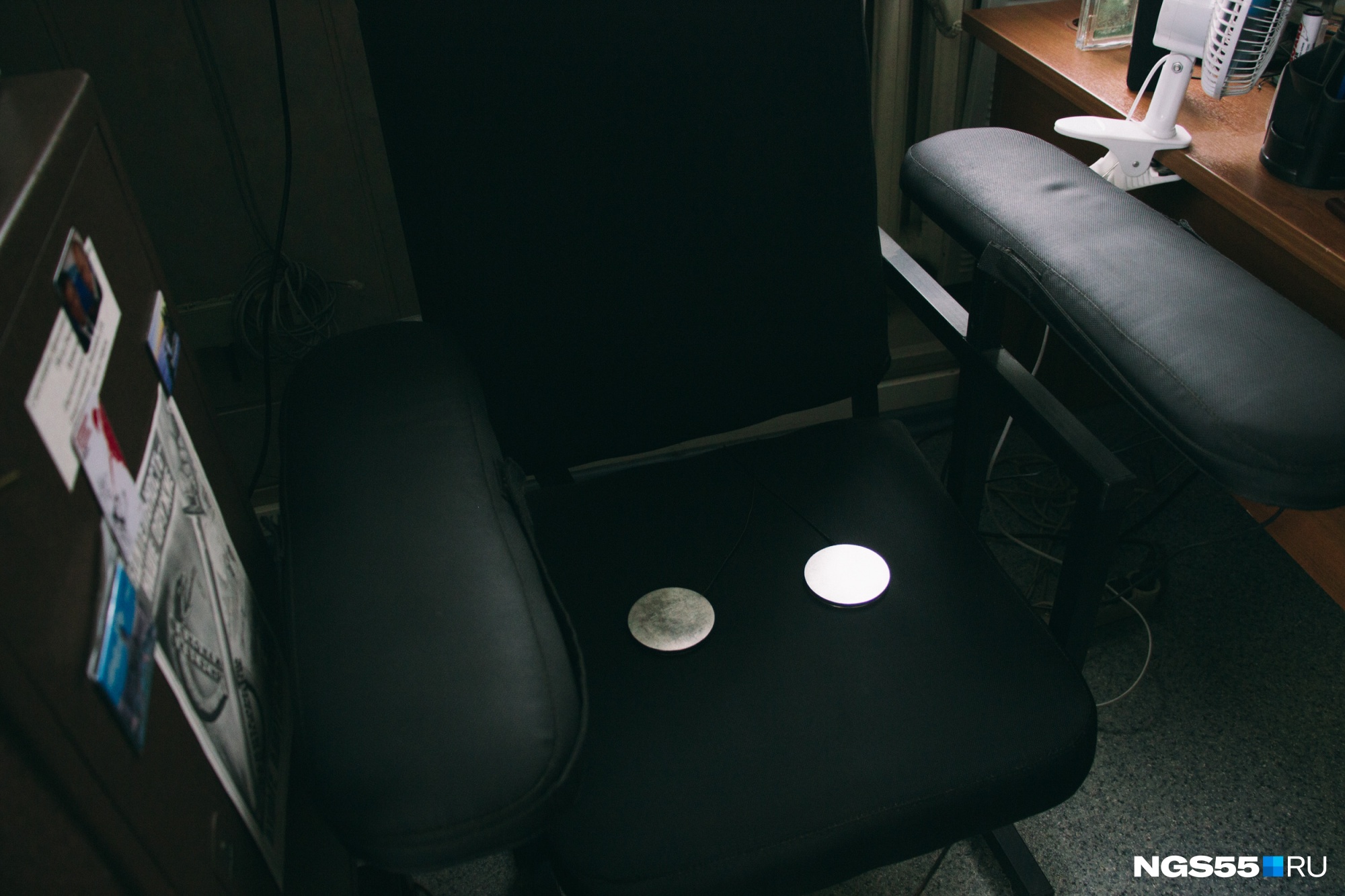 Кресло ско 02 для тестируемого на полиграфе
