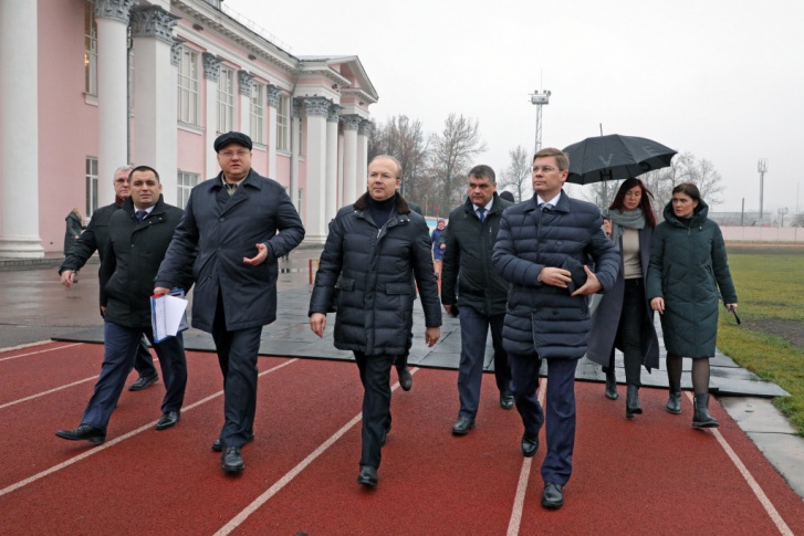 На стадионе встретились представители госвласти и руководства УМПО На стадионе встретились представители госвласти и руководства УМПО