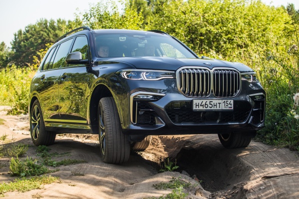 BMW X7 на бездорожье BMW X7 на бездорожье