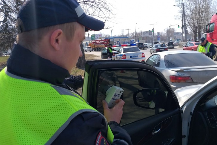 Автоинспекторы ориентированы на поиск затемнённых машин Автоинспекторы ориентированы на поиск затемнённых машин