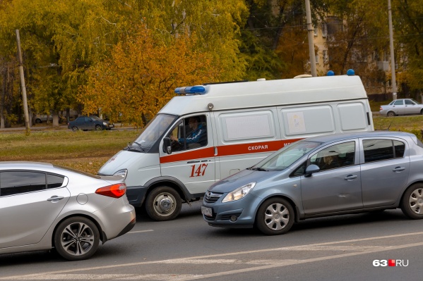 Скорая увезла детей в Отрадненскую больницу Скорая увезла детей в Отрадненскую больницу