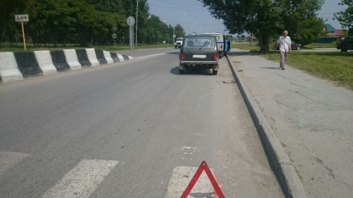Пострадавшую женщину увезли врачи скорой помощи Пострадавшую женщину увезли врачи скорой помощи