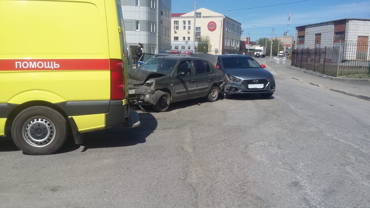 Перед ДТП «Рено» был припаркован Перед ДТП «Рено» был припаркован