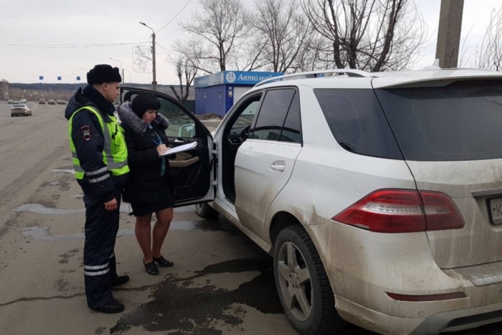 Сейчас приставы часто вынуждены гоняться за должником, но в будущем мелкие штрафы будут взыскивать по упрощённой схеме Сейчас приставы часто вынуждены гоняться за должником, но в будущем мелкие штрафы будут взыскивать по упрощённой схеме