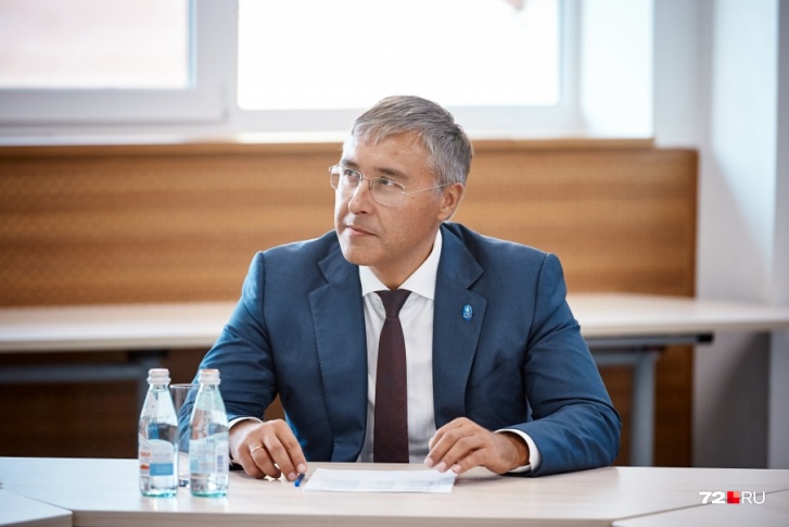 Валерий Фальков занимает пост ректора ТюмГУ на протяжении семи лет. В 2018 году он <a href="https://72.ru/text/politics/65219101/" target="_blank" class="_">вошел в обновленный кадровый резерв</a> президента России Валерий Фальков занимает пост ректора ТюмГУ на протяжении семи лет. В 2018 году он <a href="https://72.ru/text/politics/65219101/" target="_blank" class="_">вошел в обновленный кадровый резерв</a> президента России