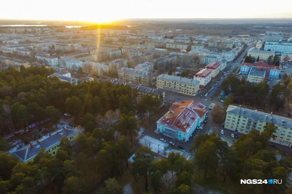 Стройка ведется в 6 км от Железногорска, филиал «Росатома» расположен также в этом городе Стройка ведется в 6 км от Железногорска, филиал «Росатома» расположен также в этом городе 