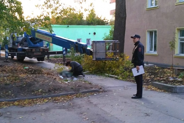 Сейчас на месте работают сотрудники Следственного комитета Сейчас на месте работают сотрудники Следственного комитета