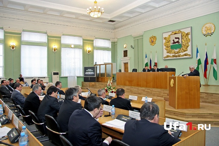 Руководители города будут в своих кабинетах уже 1 января Руководители города будут в своих кабинетах уже 1 января