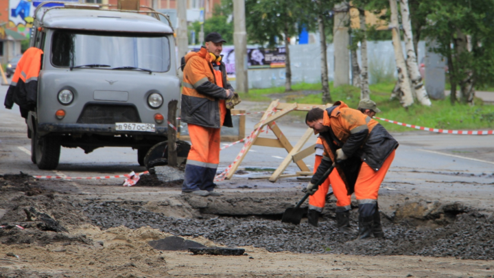 Из-за ремонта водопровода на проспекте Ломоносова в Архангельске частично перекроют проезжую часть