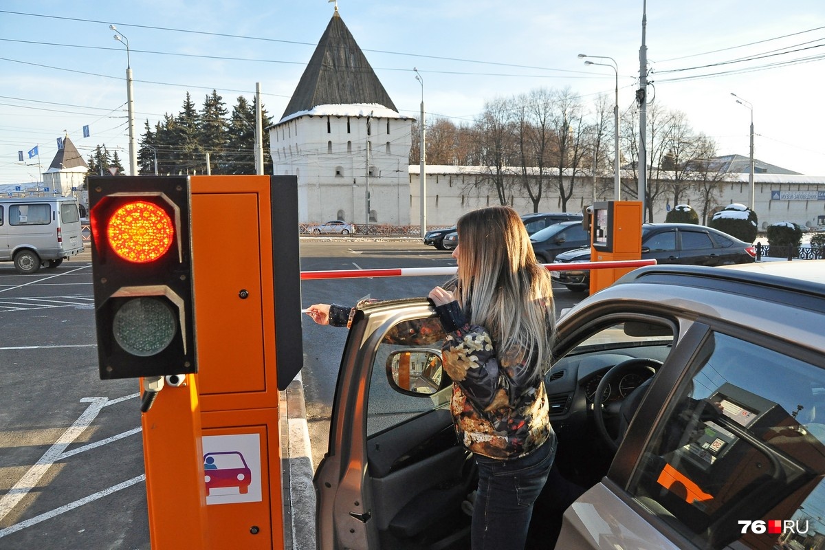 В Ярославле власти намерены развивать парковочное пространство в центре города