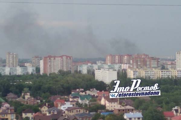 На Зорге горели мусор и ларек На Зорге горели мусор и ларек 