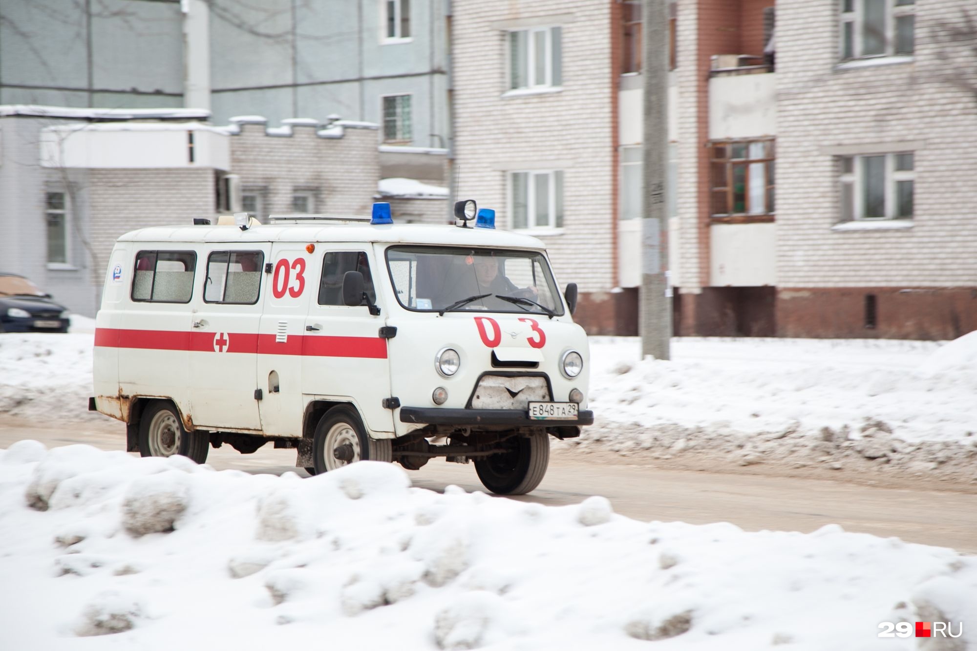 В Архангельске задержали мужчину, напавшего с ножом на водителя скорой помощи