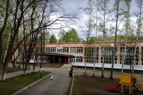 В июне жители пожаловались президенту на переполненную школу В июне жители пожаловались президенту на переполненную школу