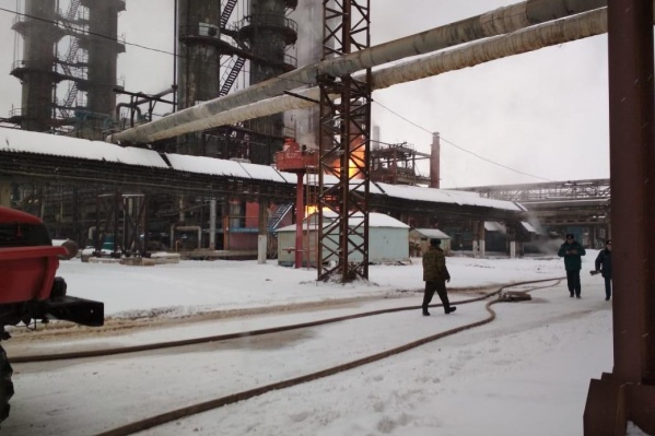 Огонь быстро разросся и полыхал на 30 квадратах Огонь быстро разросся и полыхал на 30 квадратах