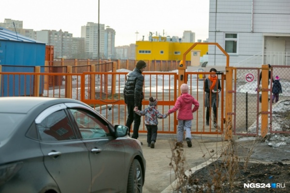 Мужчина похитил ребенка у матери и увез в неизвестном направлении Мужчина похитил ребенка у матери и увез в неизвестном направлении