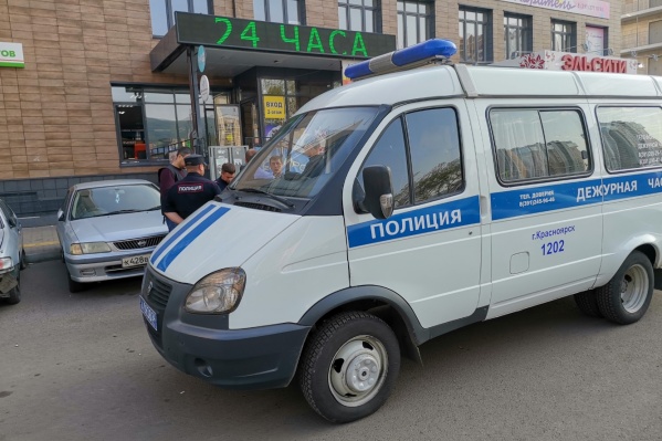 Полиция была на месте уже в 6 утра Полиция была на месте уже в 6 утра 