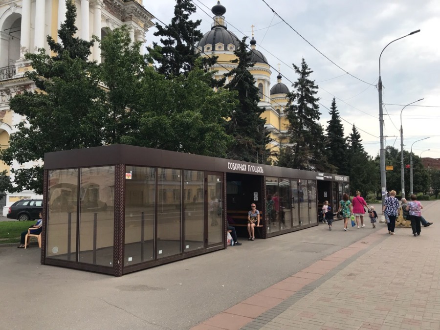 Эту остановку разнесли подростки Эту остановку разнесли подростки 