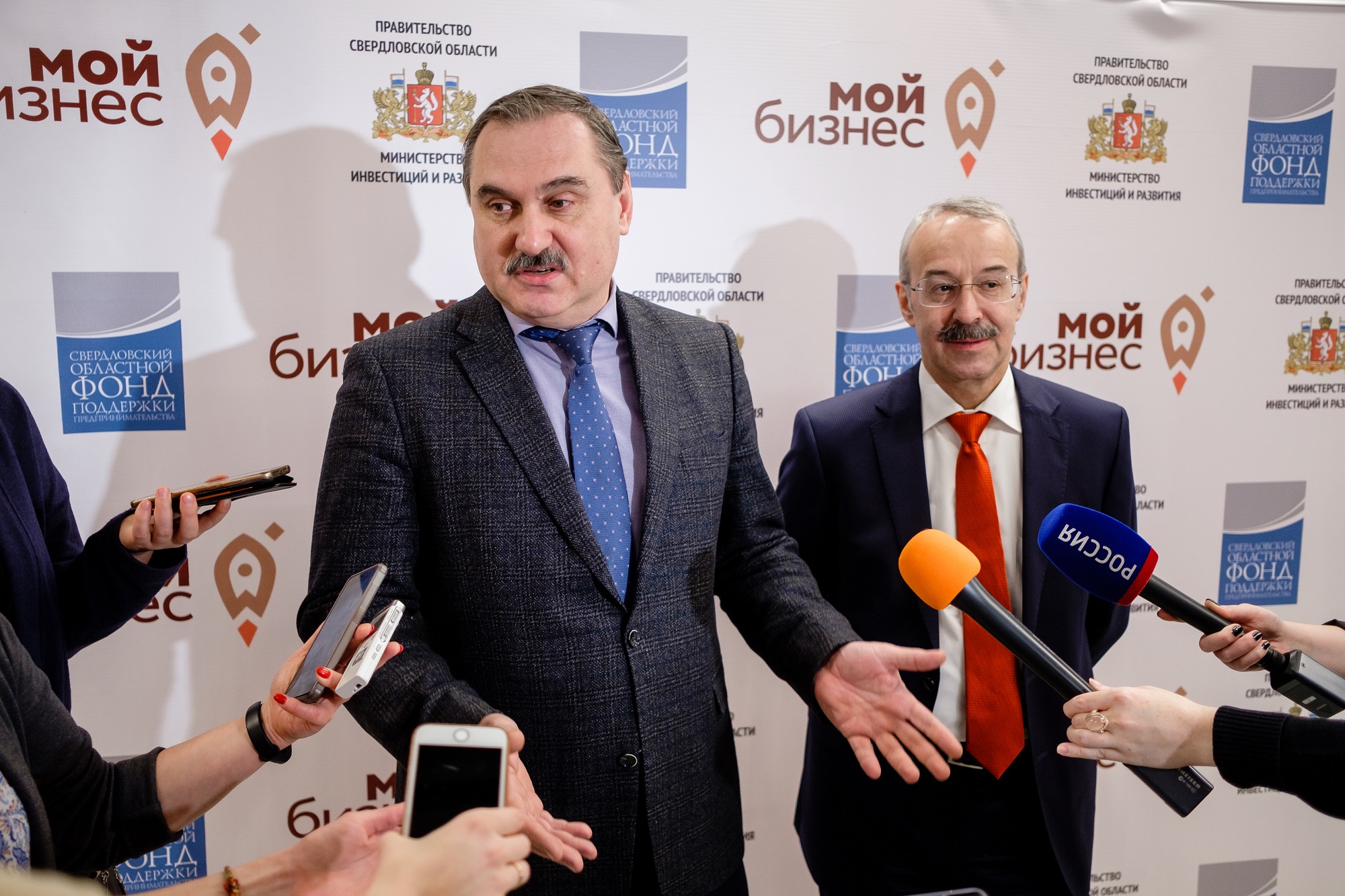 Семинар провели Свердловский областной фонд поддержки предпринимательства (его директор Илья Сулла — слева) и Министерство инвестиции и развития области (справа — замминистра Евгений Копелян)<br><br> Семинар провели Свердловский областной фонд поддержки предпринимательства (его директор Илья Сулла — слева) и Министерство инвестиции и развития области (справа — замминистра Евгений Копелян)<br><br>