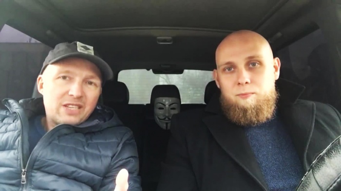 Блогеры с YouTube-канала «Новосибирский» сняли ролик про нарушителей на «Лексусах» с особенными номерами Блогеры с YouTube-канала «Новосибирский» сняли ролик про нарушителей на «Лексусах» с особенными номерами