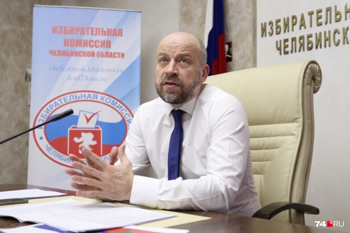 Глава облизбиркома Сергей Обертас рассказал, что пытался взломать электронный счётчик голосов