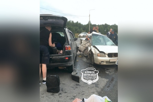 Вылетевшая на встречку женщина погибла на месте ДТП, еще 3 человек доставили в больницу с разными травмами Вылетевшая на встречку женщина погибла на месте ДТП, еще 3 человек доставили в больницу с разными травмами