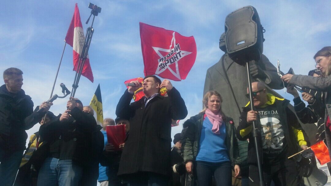 Андрей Боровиков на сцене Андрей Боровиков на сцене