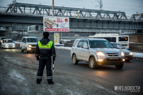 Чтобы вернуть свою машину со спецстоянки, бердчанам придётся съездить в Новосибирск Чтобы вернуть свою машину со спецстоянки, бердчанам придётся съездить в Новосибирск