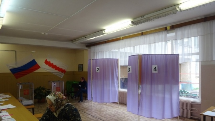 Идём на антирекорд: к концу дня на выборах депутатов горсовета насчитали всего 14% избирателей