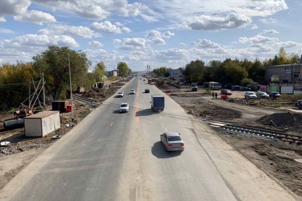Разметку подрядчик обещает нанести позже, а верхний слой асфальта — в 2020 году Разметку подрядчик обещает нанести позже, а верхний слой асфальта — в 2020 году 