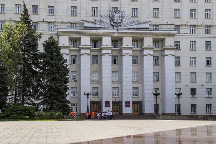 Правительство Ростовской области объявило конкурс на аренду автомобилей для депутатов Правительство Ростовской области объявило конкурс на аренду автомобилей для депутатов