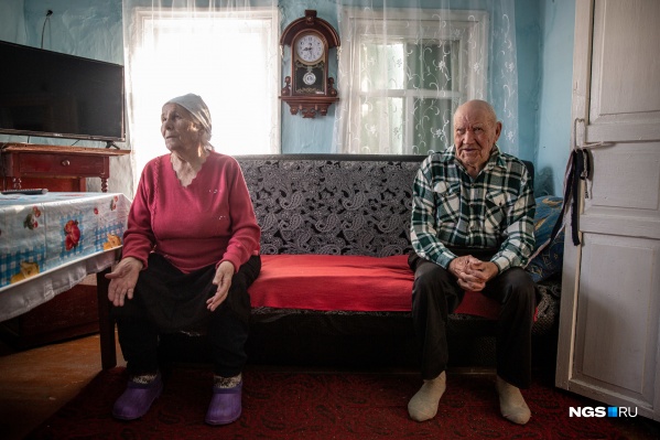 Антонина Михайловна и Владимир Семёнович родились и выросли в деревне Малоирменка Новосибирской области Антонина Михайловна и Владимир Семёнович родились и выросли в деревне Малоирменка Новосибирской области