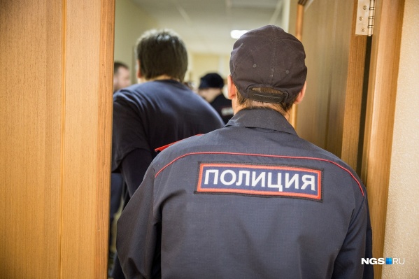 Полицейский информировал игорные заведения о предстоящих рейдах силовиков — ему за это заплатили почти 1,5 миллиона рублей Полицейский информировал игорные заведения о предстоящих рейдах силовиков — ему за это заплатили почти 1,5 миллиона рублей