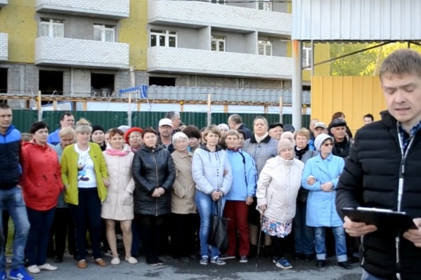 Тюменцы, столкнувшиеся с проблемами, записывают обращение Владимиру Путину для «Прямой линии» Тюменцы, столкнувшиеся с проблемами, записывают обращение Владимиру Путину для «Прямой линии»