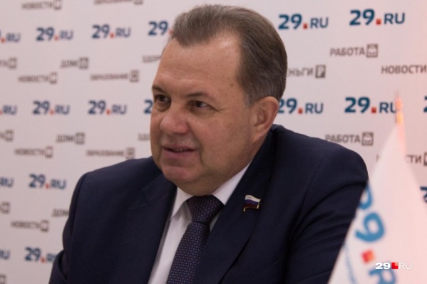 Виктор Павленко считает, что мусорную проблему должны решать в кабинетах депутатов, а не на митингах Виктор Павленко считает, что мусорную проблему должны решать в кабинетах депутатов, а не на митингах